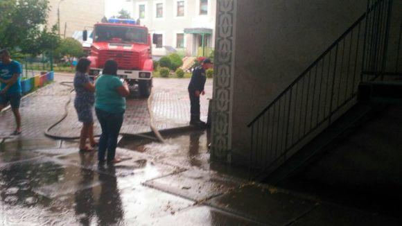 На Волошкова через сильну зливу підтопило дитячий садочок, фото №1 на сайті 20minut.ua