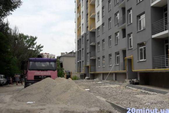 Сьогодні поховають 22-річного Василя, який зірвався з 11 поверху на будові, фото №2 на сайті 20minut.ua