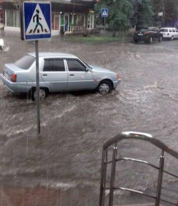 Новини Хмельницького - фото з Хмельницький затопило. Фото та відео з вулиць міста Хмельницький затопило. Фото та відео з вулиць міста, фото №10 на сайті vsim.ua