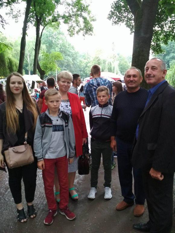 Бої середньовічних  лицарів, вишита 3-метрова карта та частування борщем  - таким було  свято Замку в Теребовлі, фото №2 на сайті 20minut.ua