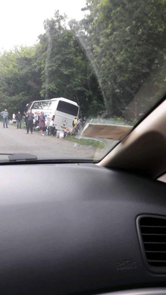 Новини Вінниці - фото з На Вінниччині у кювет з'їхав автобус з людьми На Вінниччині у кювет з'їхав автобус з людьми, фото №3 на сайті 20minut.ua