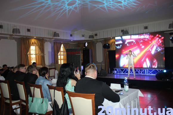 Новини Тернополя - фото з "Караоке без кордонів Live": зіркове журі та учасники з усієї України "Караоке без кордонів Live": зіркове журі та учасники з усієї України, фото №4 на сайті 20minut.ua