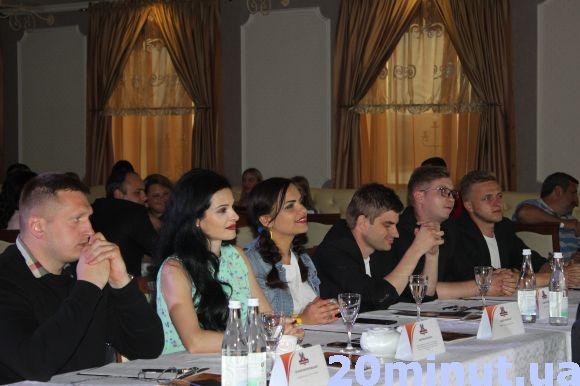 Новини Тернополя - фото з "Караоке без кордонів Live": зіркове журі та учасники з усієї України "Караоке без кордонів Live": зіркове журі та учасники з усієї України, фото №2 на сайті 20minut.ua