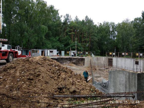 Новини Тернополя - фото з Громада добилась свого: у парку Нацвідродження забирають обладнання з будівництва (ВІДЕО) Громада добилась свого: у парку Нацвідродження забирають обладнання з будівництва (ВІДЕО), фото №1 на сайті 20minut.ua