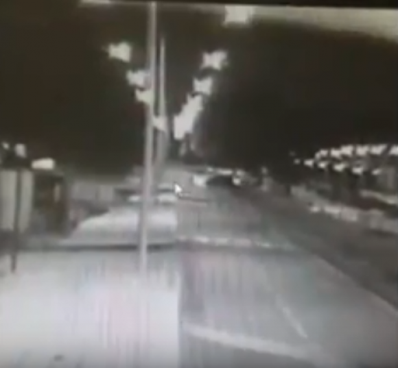 Новини Вінниці - фото з Пошкоджений газон на Космонавтів: з'явилося відео, де видно автомобіль порушника Пошкоджений газон на Космонавтів: з'явилося відео, де видно автомобіль порушника, фото №1 на сайті 20minut.ua