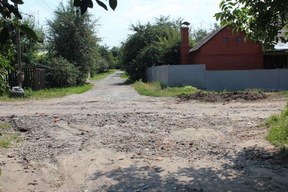 Новини Вінниці - фото з «Відрізали труби та поїхали собі». На Старому місті без води півсотні будинків «Відрізали труби та поїхали собі». На Старому місті без води півсотні будинків, фото №4 на сайті 20minut.ua