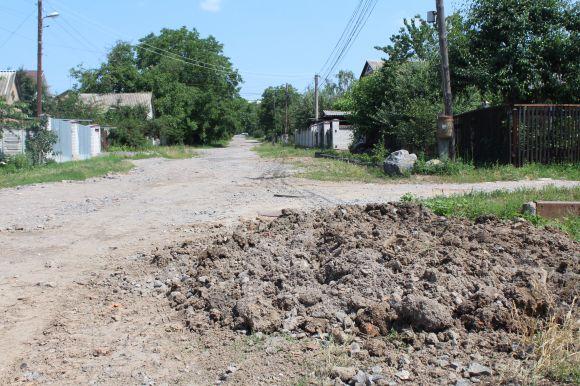 Новини Вінниці - фото з «Відрізали труби та поїхали собі». На Старому місті без води півсотні будинків «Відрізали труби та поїхали собі». На Старому місті без води півсотні будинків, фото №3 на сайті 20minut.ua