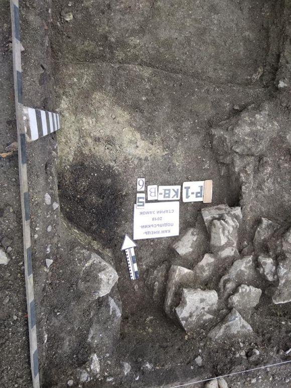 У фортеці Кам’янця розкопали кострище з керамікою золотоординсько-литовського часу (ФОТО), фото №3 на сайті 20minut.ua