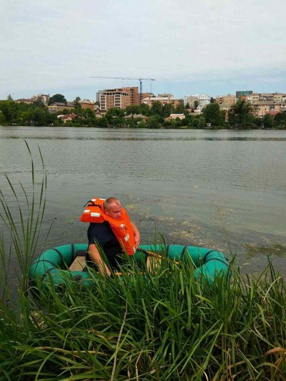 У Вінниці з Бугу витягли потопельника. Особу загиблого встановлюють, фото №1 на сайті 20minut.ua
