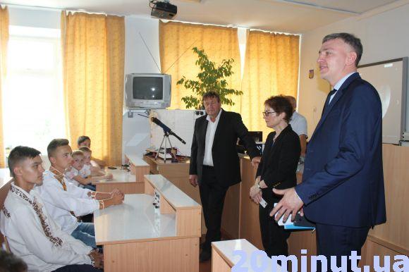 Новини Тернополя - фото з У селі на Тернопільщині школярі можуть спостерігати за планетами, кометами та астероїдами У селі на Тернопільщині школярі можуть спостерігати за планетами, кометами та астероїдами, фото №5 на сайті 20minut.ua