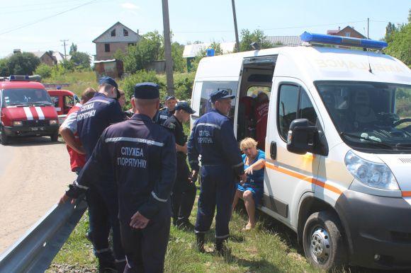 У Лезневому ледь не потонула ціла сім'я. Людей врятував випадковий перехожий, фото №1 на сайті vsim.ua