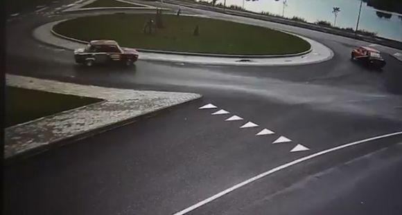 Дріфт на колі біля музею Пирогова: що ще зафіксували камери у Вінниці?, фото №2 на сайті 20minut.ua