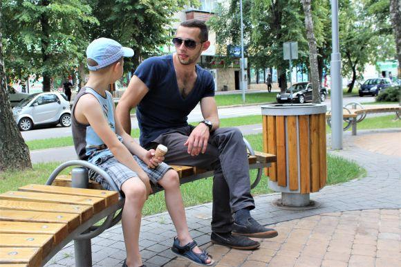 Ходити босоніж та носити менше одягу. Як врятуватися від спеки, фото №1 на сайті 20minut.ua