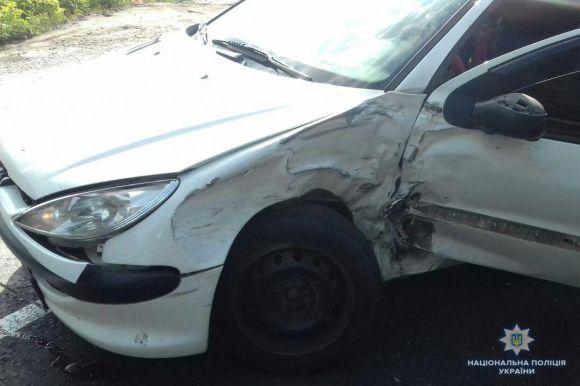 Новини Вінниці - фото з Позашляховик «Volksvagen» врізався у «Peugeot». 5-річний малюк та водії — у лікарні Позашляховик «Volksvagen» врізався у «Peugeot». 5-річний малюк та водії — у лікарні, фото №2 на сайті 20minut.ua