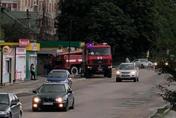 Новини Тернополя - фото з У Збаражі серйозна пожежа. Горить спиртова база (оновлено) У Збаражі серйозна пожежа. Горить спиртова база (оновлено), фото №3 на сайті 20minut.ua