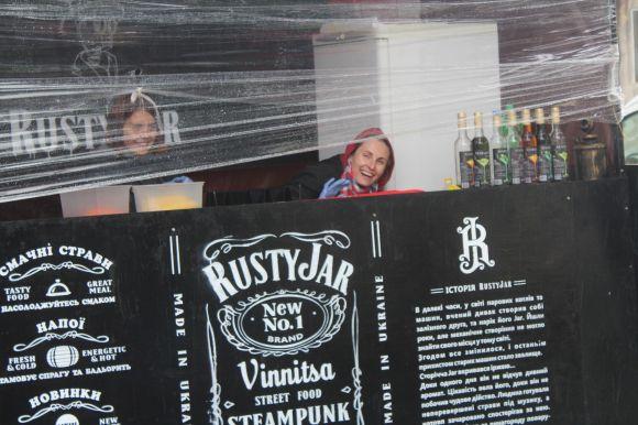 Міський пікнік біля «Локомотиву»: багато м’яса, мало відвідувачів, фото №6 на сайті 20minut.ua