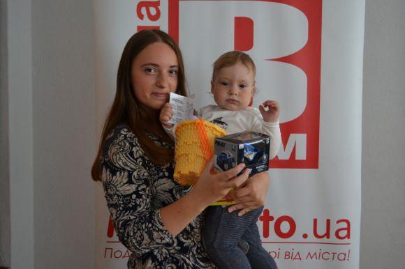 Переможці фотоконкурсу "Світ дитячих посмішок" отримали подарунки, фото №1 на сайті vsim.ua