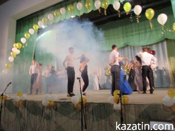 Випускний вечір-2018 у школі №1, фото №34 на сайті 20minut.ua