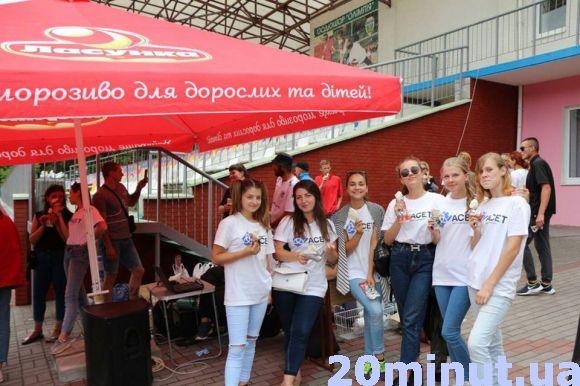 Новини Вінниці - фото з Футбол проти наркотиків: як вінничани відзначали День боротьби з наркотиками Футбол проти наркотиків: як вінничани відзначали День боротьби з наркотиками, фото №1 на сайті 20minut.ua