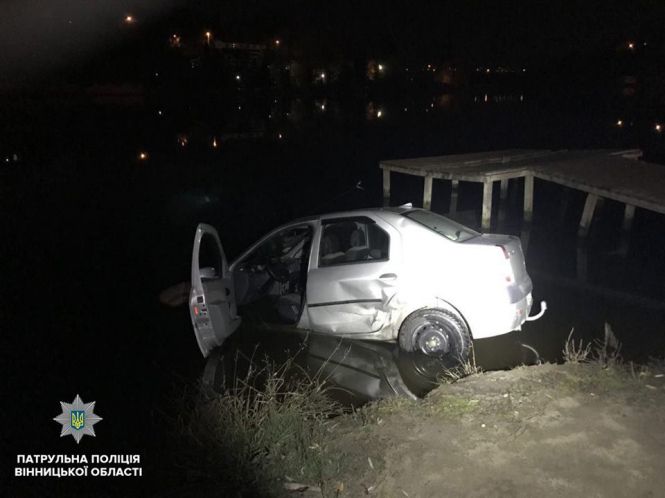 П’яний водій Dacia Logan на Коріатовичів заїхав у Південний Буг на сайті 20minut.ua П’яний водій Dacia Logan на Коріатовичів заїхав у Південний Буг, фото №1 на сайті 20minut.ua