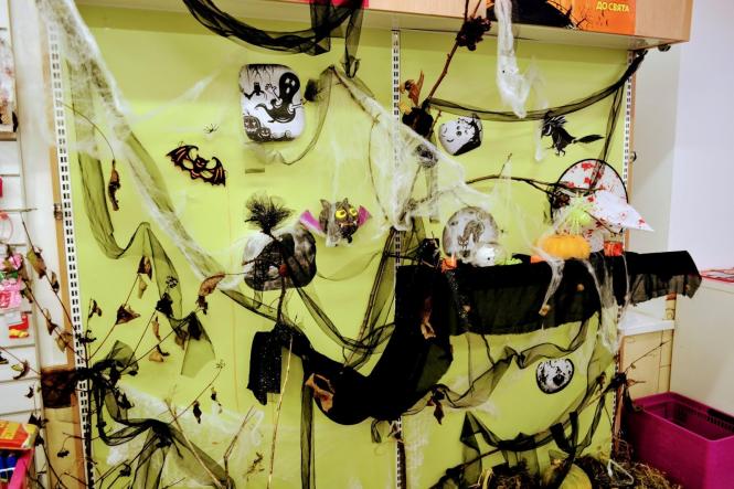 Гарбузи, кажани та монстри: як Хмельницький прикрасили до Хелловіна (ФОТО), фото №10 на сайті vsim.ua