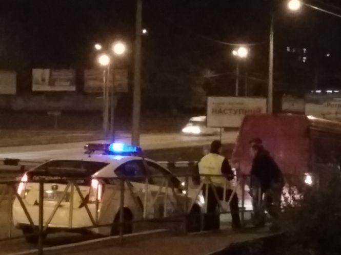 Новини Хмельницького - фото з Автобус з пасажирами в’їхав у “Volkswagen” біля мосту на Кам’янецькій Автобус з пасажирами в’їхав у “Volkswagen” біля мосту на Кам’янецькій, фото №2 на сайті vsim.ua