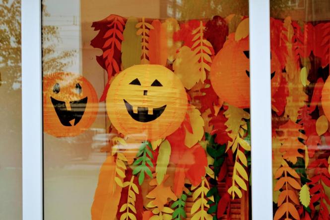 Гарбузи, кажани та монстри: як Хмельницький прикрасили до Хелловіна (ФОТО), фото №16 на сайті vsim.ua