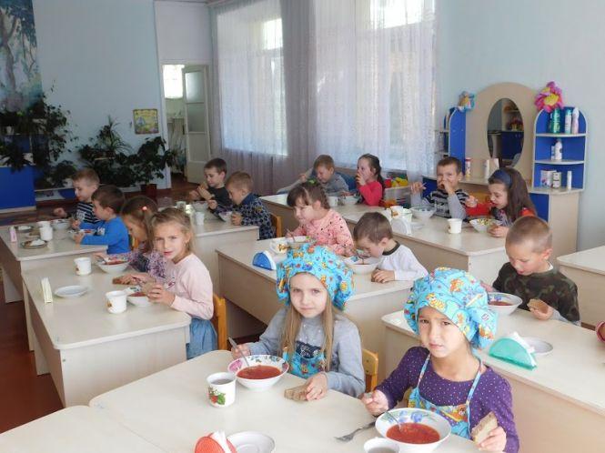 Новини Хмельницького - фото з Хто привозить продукти у хмельницькі ДНЗ та чим годують дітей за 22 гривні Хто привозить продукти у хмельницькі ДНЗ та чим годують дітей за 22 гривні, фото №6 на сайті vsim.ua