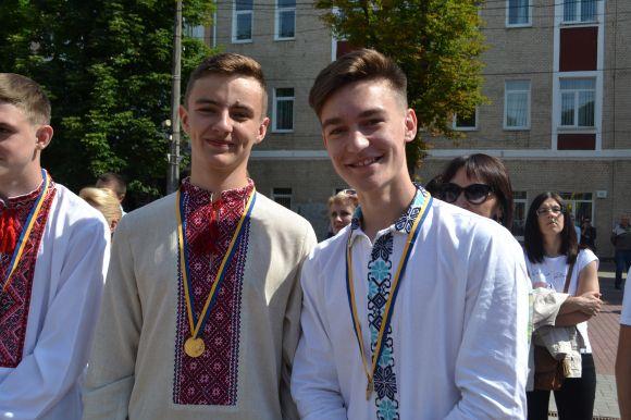 Хмельницькі медалісти жаліються на недоспані ночі і мріють навчатись у столиці, фото №3 на сайті vsim.ua