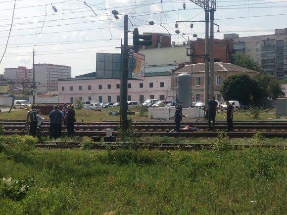 На переїзді біля міської лікарні поїзд збив насмерть 22-річного хмельничанина, фото №1 на сайті vsim.ua
