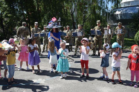 Чим живуть військові на ротації у Тернополі. Ексклюзивний репортаж, фото №3 на сайті 20minut.ua