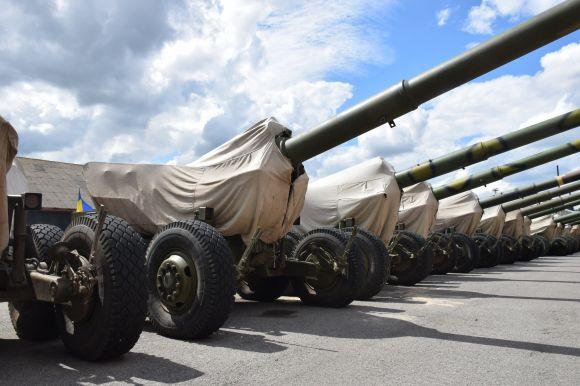 Новини Тернополя - фото з "Гармата нам тепер, як рідна жінка". Тернопільські бійці лагідно називають машини Люсями і Галями "Гармата нам тепер, як рідна жінка". Тернопільські бійці лагідно називають машини Люсями і Галями, фото №3 на сайті 20minut.ua