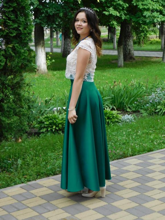 Новини Хмельницького - фото з Шили на замовлення і шукали на “толкучці”. Хмельницькі випускники розповіли про святковий одяг C:\Users\Користувач\Desktop\Випуск\DSCN9175.JPG