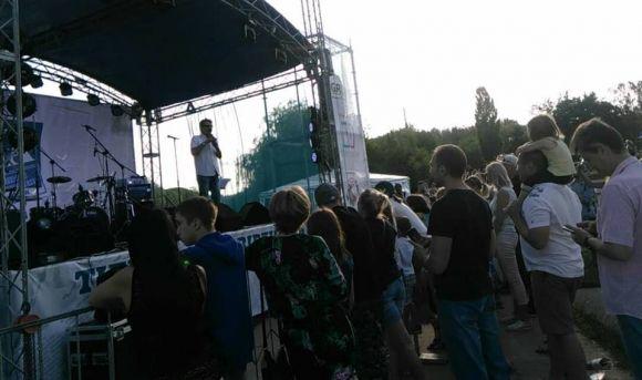 Гриль з «Запорожця», лототрон з подорожжю до Європи: фоторепортаж з пікніка RIA, фото №22 на сайті 20minut.ua