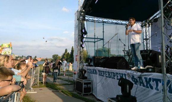 Гриль з «Запорожця», лототрон з подорожжю до Європи: фоторепортаж з пікніка RIA, фото №26 на сайті 20minut.ua