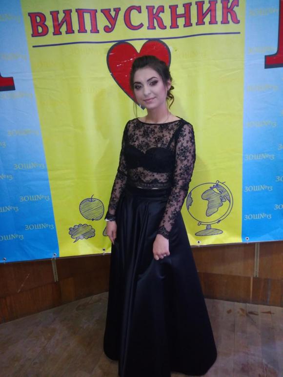 Новини Хмельницького - фото з Шили на замовлення і шукали на “толкучці”. Хмельницькі випускники розповіли про святковий одяг C:\Users\Користувач\Desktop\Випуск\IMG_20180625_164244.jpg