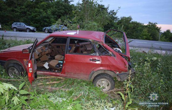Новини Вінниці - фото з Смертельна ДТП: перекинулась вишнева «дев’ятка». Загинув 18-річний хлопець Смертельна ДТП: перекинулась вишнева «дев’ятка». Загинув 18-річний хлопець, фото №2 на сайті 20minut.ua