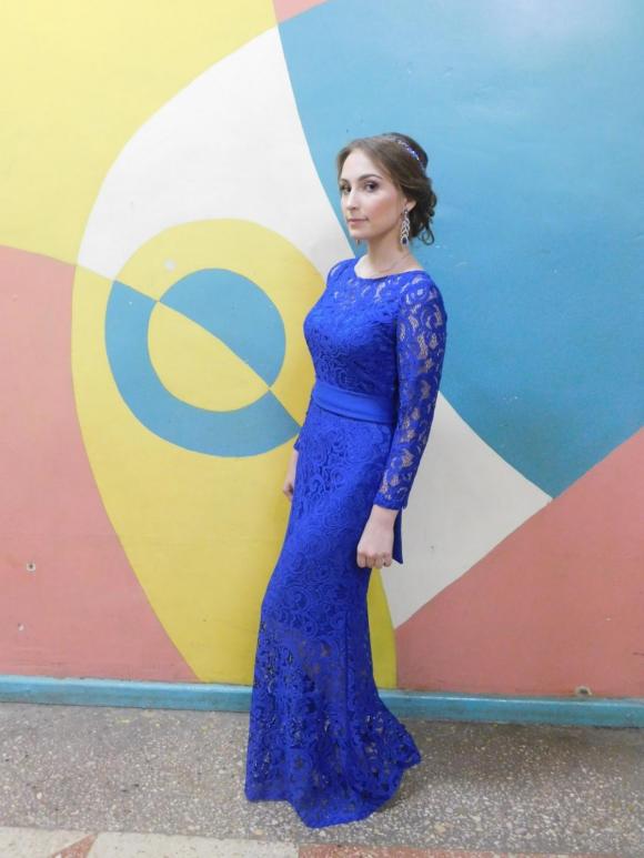 Новини Хмельницького - фото з Шили на замовлення і шукали на “толкучці”. Хмельницькі випускники розповіли про святковий одяг C:\Users\Користувач\Desktop\Випуск\DSCN9149.JPG