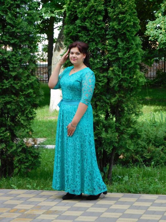 Новини Хмельницького - фото з Шили на замовлення і шукали на “толкучці”. Хмельницькі випускники розповіли про святковий одяг C:\Users\Користувач\Desktop\Випуск\DSCN9195.JPG