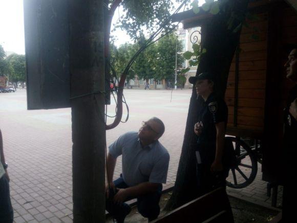 Біля кінотеатру Шевченка струмом вбило 50-річного чоловіка, фото №3 на сайті vsim.ua