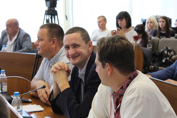 Новини Вінниці - фото з Гроші на школи, пільги АТОвцям та міські теплоходи. Огляд рішень сесії міськради Гроші на школи, пільги АТОвцям та міські теплоходи. Огляд рішень сесії міськради, фото №4 на сайті 20minut.ua