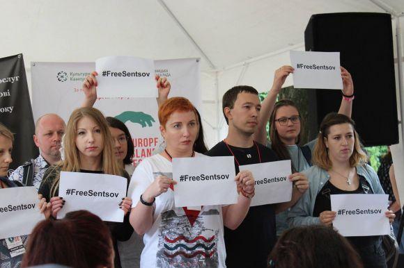 Новини Вінниці - фото з «Вінниця навчила мене фантазувати»: розмова з письменницею Катериною Калитко «Вінниця навчила мене фантазувати»: розмова з письменницею Катериною Калитко, фото №5 на сайті 20minut.ua