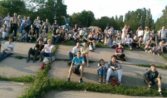 Гриль з «Запорожця», лототрон з подорожжю до Європи: фоторепортаж з пікніка RIA, фото №23 на сайті 20minut.ua