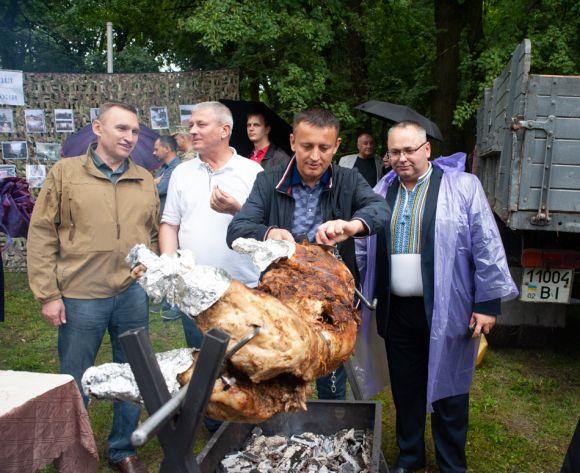 Як народний депутат частував вінничан на фестивалі польової кухні ( Прес-служба Сергія Кудлаєнка), фото №5 на сайті 20minut.ua