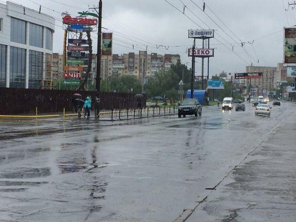 Дощові вихідні у Хмельницькому. Фото з вулиць міста, фото №8 на сайті vsim.ua