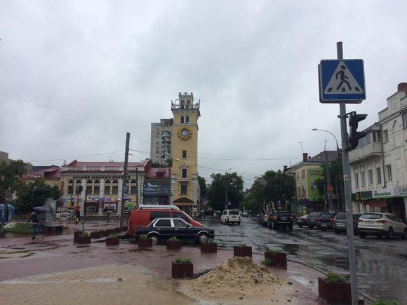 Дощові вихідні у Хмельницькому. Фото з вулиць міста, фото №7 на сайті vsim.ua