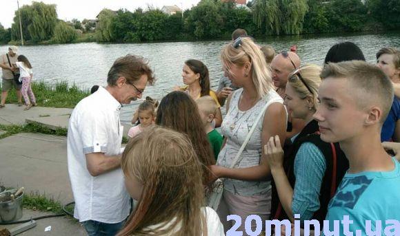 Гриль з «Запорожця», лототрон з подорожжю до Європи: фоторепортаж з пікніка RIA, фото №28 на сайті 20minut.ua