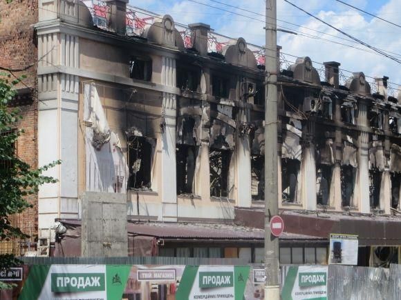 Рік тому у Хмельницькому згоріла колишня меблева фабрика, фото №1 на сайті vsim.ua
