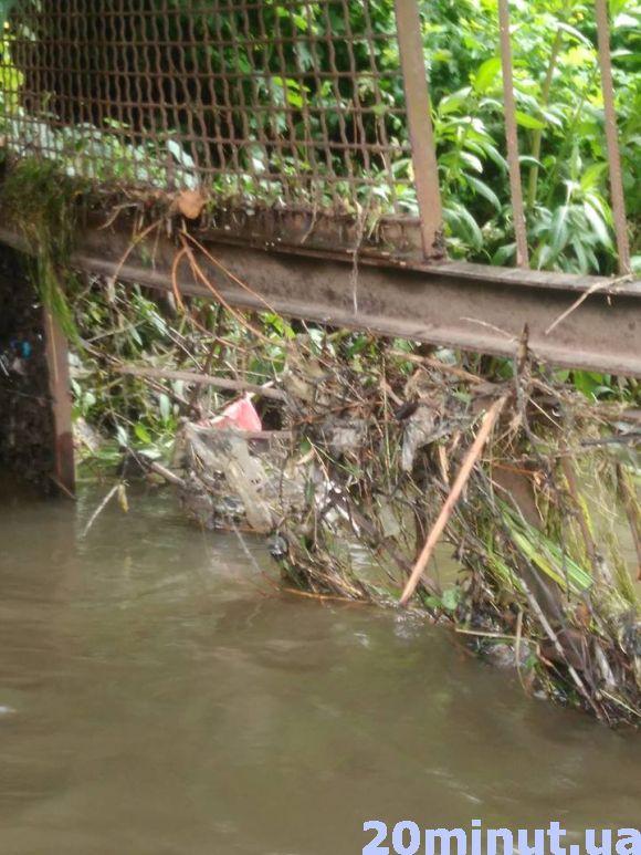 Новини Вінниці - фото з Води по коліна: на Тяжилові затопило будинки. Дісталося й Старому місту Води по коліна: на Тяжилові затопило будинки. Дісталося й Старому місту, фото №8 на сайті 20minut.ua