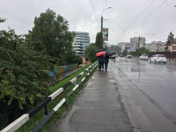 Дощові вихідні у Хмельницькому. Фото з вулиць міста, фото №5 на сайті vsim.ua